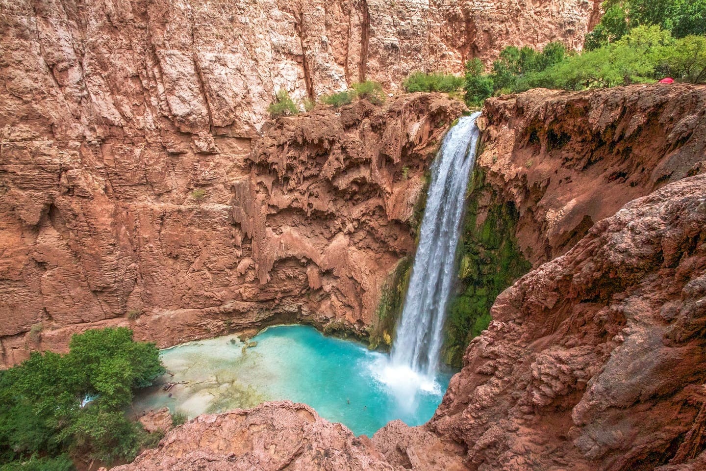 How to Plan a Trip to America’s Coveted Waterfall