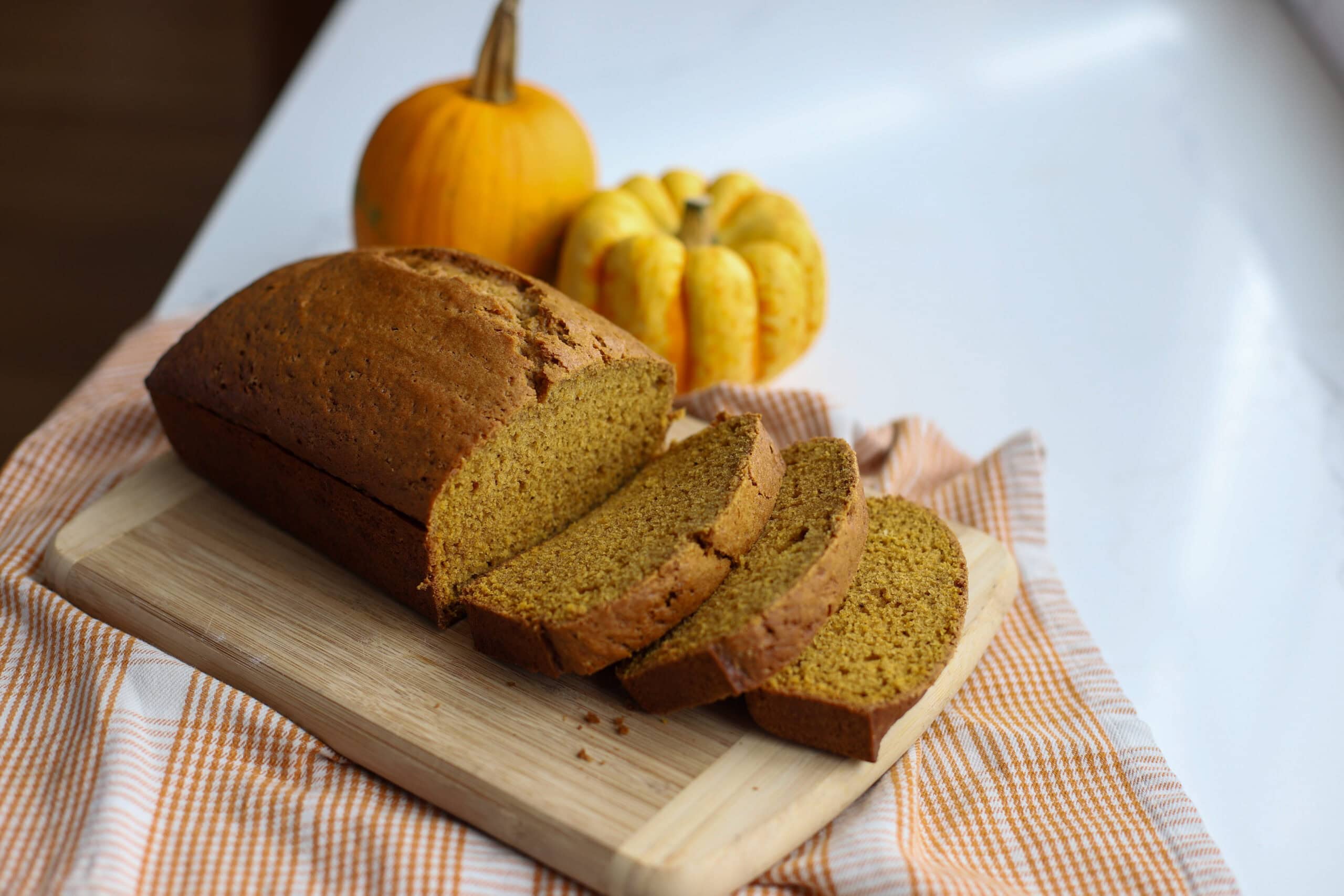 Easy Moist Pumpkin Bread Recipe (Fall Favorite!)